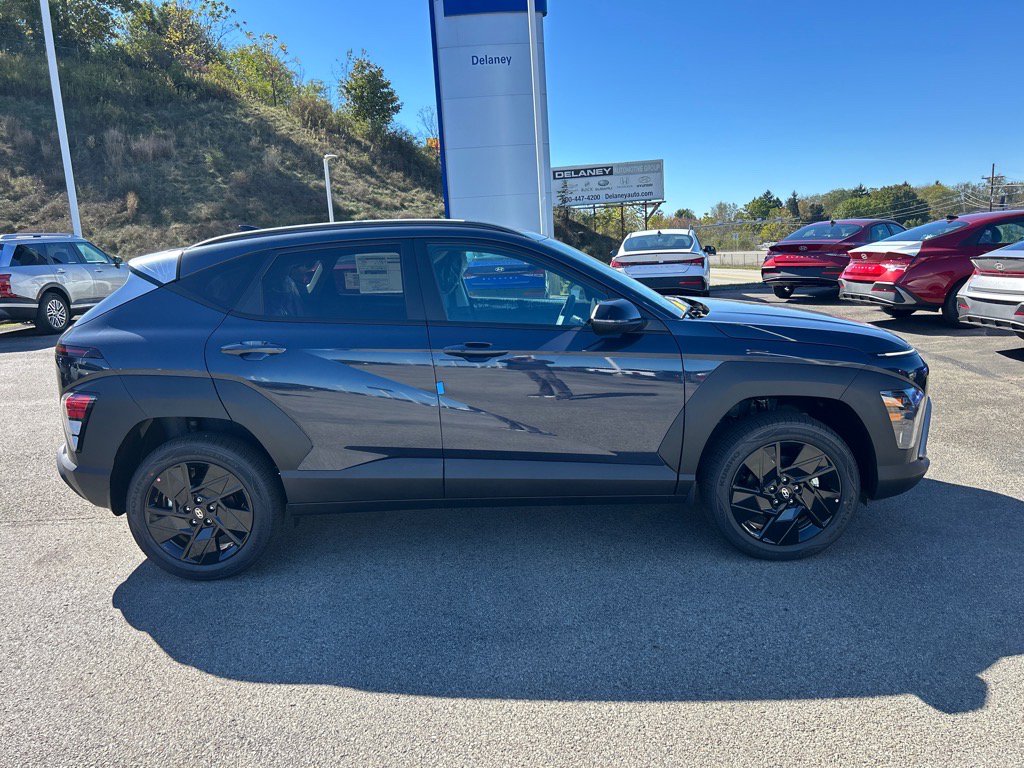 2026 Hyundai Kona SEL photo 2