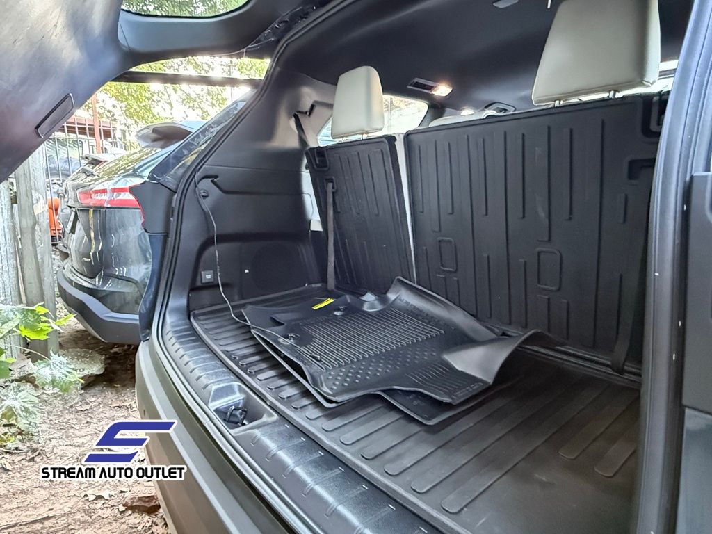 2024 Toyota Grand Highlander Hybrid MAX Limited photo 5
