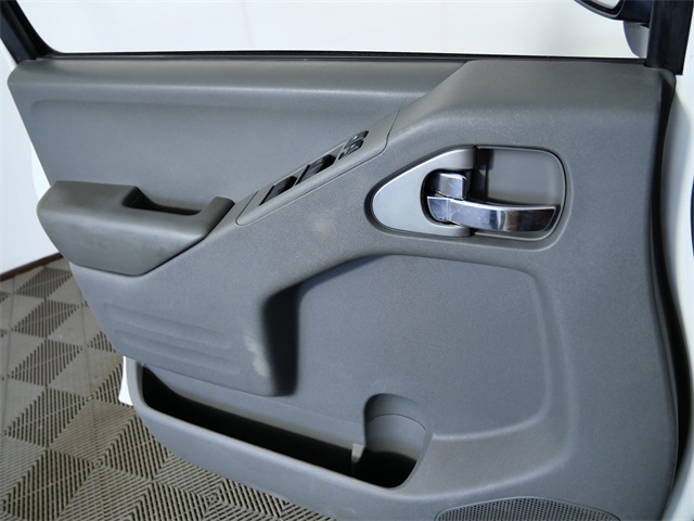 2017 Nissan Frontier SV photo 24