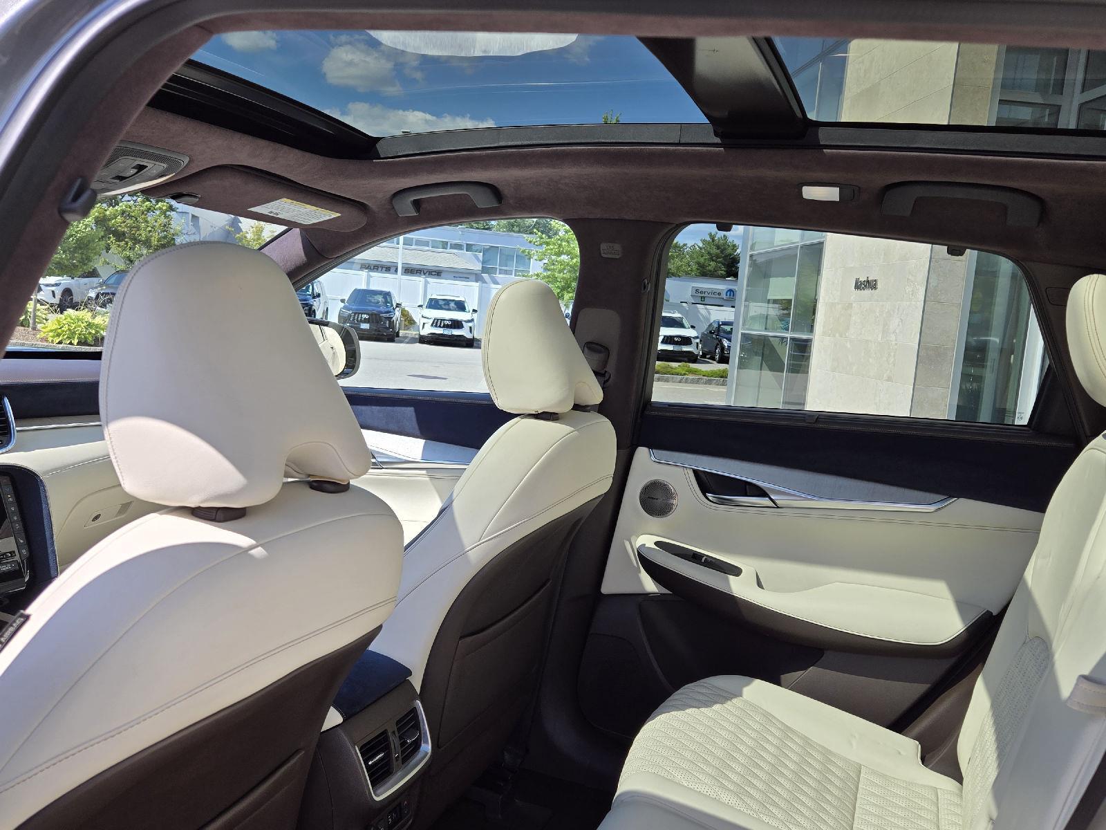 2019 Infiniti QX50 Essential photo 9