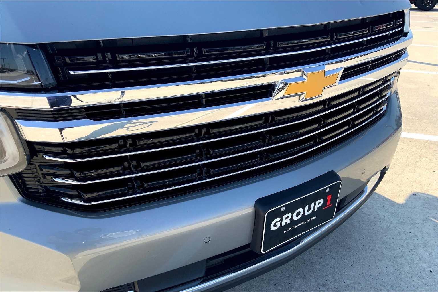 2024 Chevrolet Suburban LT photo 26
