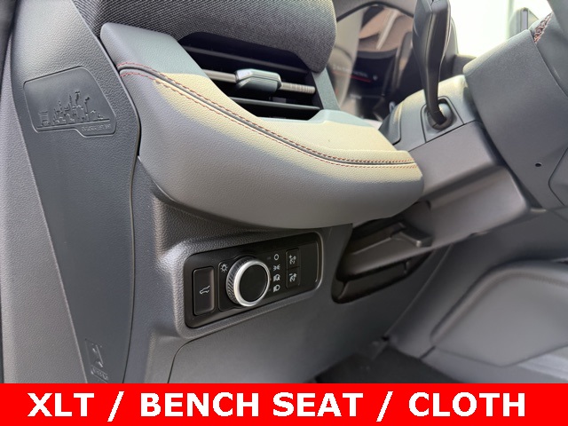2025 Ford Explorer photo 11