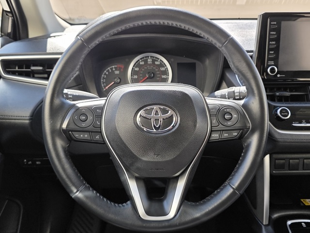 2022 Toyota Corolla Cross LE photo 15