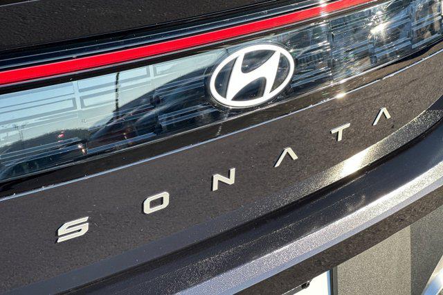 2026 Hyundai Sonata Hybrid Blue photo 23