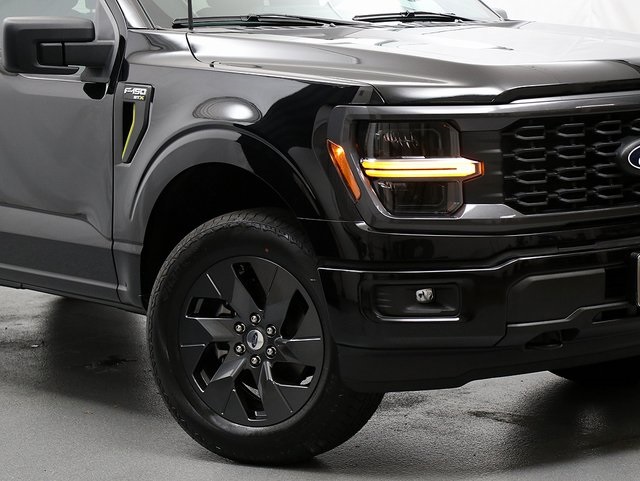 2025 Ford F-150 STX photo 3