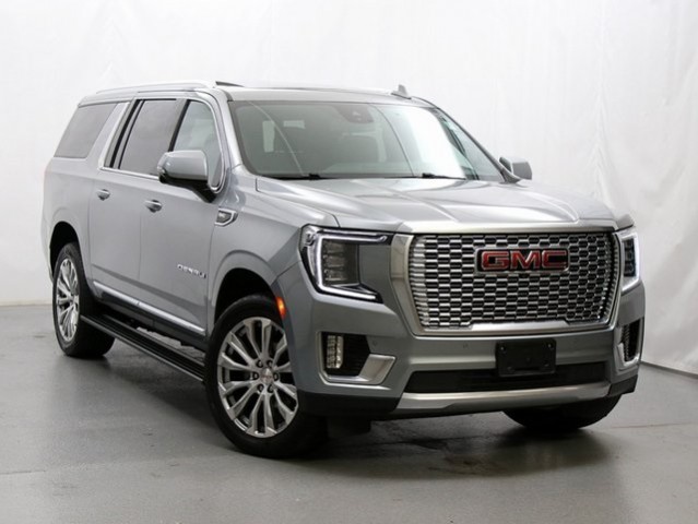 2023 GMC Yukon XL Denali's photo