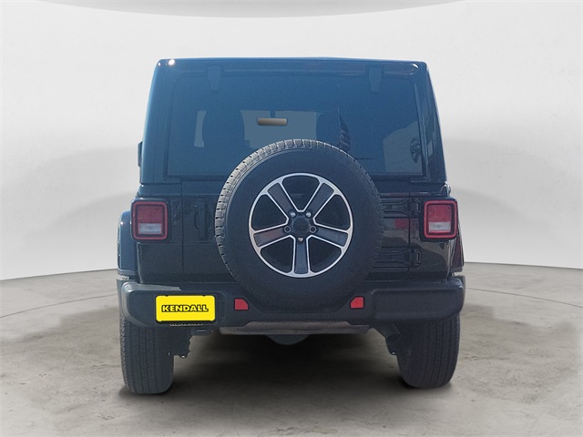 2023 Jeep Wrangler Sahara photo 4