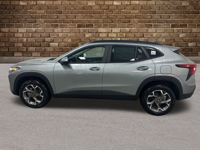 2026 Chevrolet Trax LT photo 2