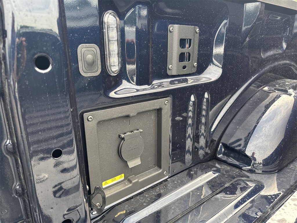 2025 Ford F-150 XLT photo 10
