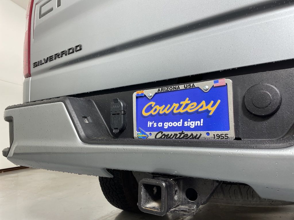 2025 Chevrolet Silverado 1500 Custom photo 11