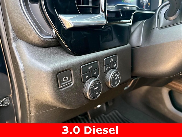 2023 Chevrolet Silverado 1500 RST photo 18