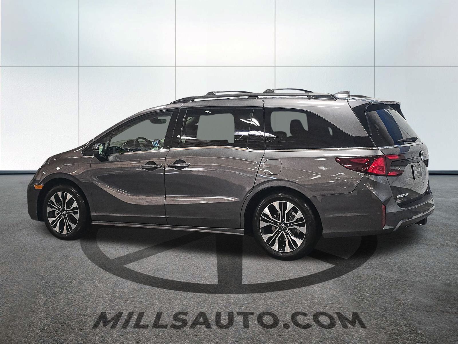 2026 Honda Odyssey Elite photo 3