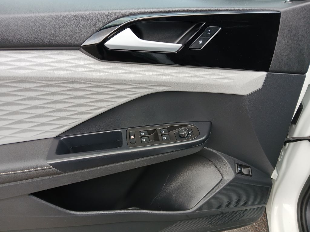 2024 Volkswagen Taos S photo 10