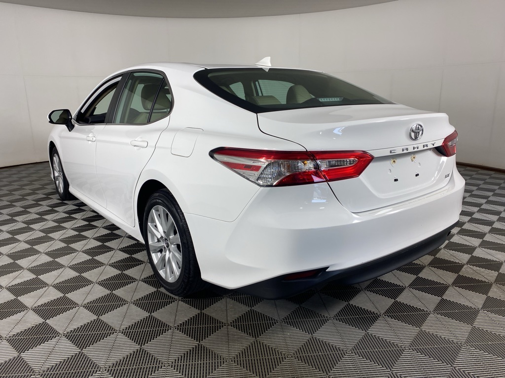 2019 Toyota Camry LE photo 7