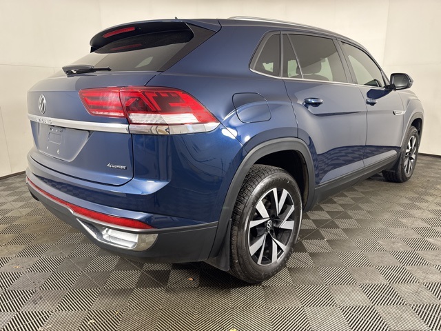 2023 Volkswagen Atlas Cross Sport SE photo 2