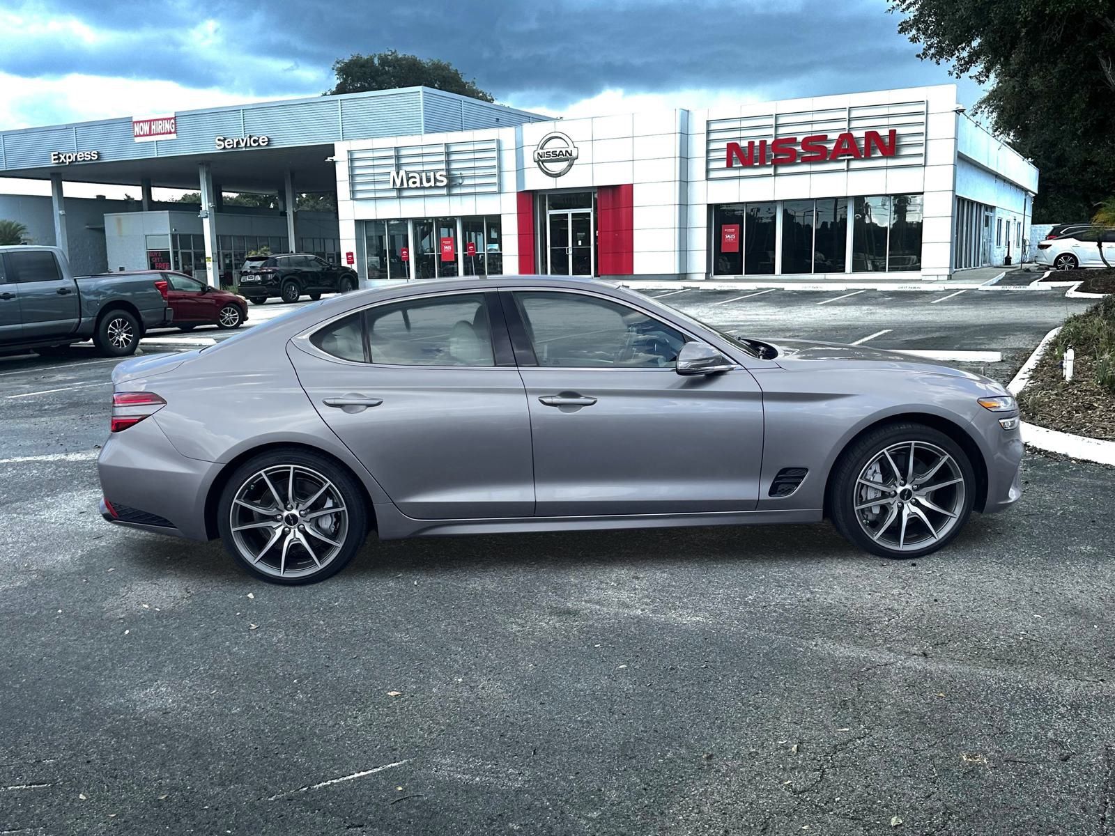 2024 Genesis G70 2.5T photo 2