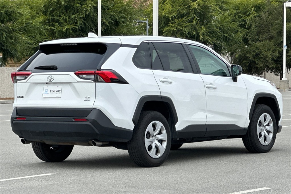 2024 Toyota RAV4 LE photo 2