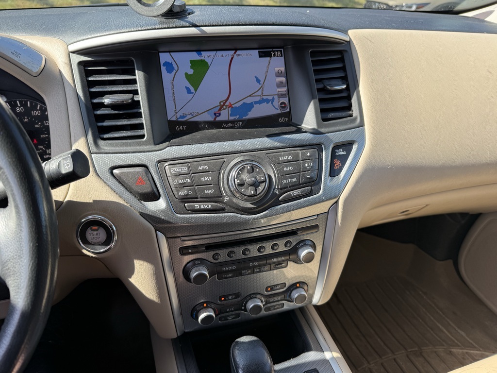 2017 Nissan Pathfinder SL photo 9