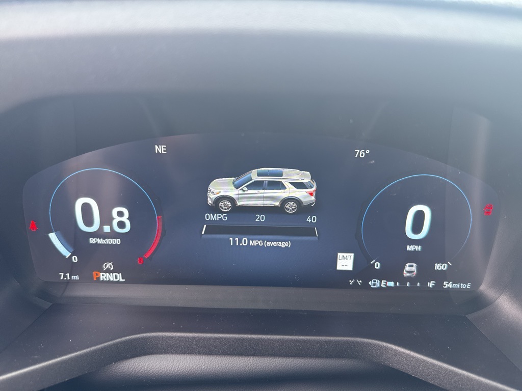 2025 Ford Explorer ST-Line photo 28