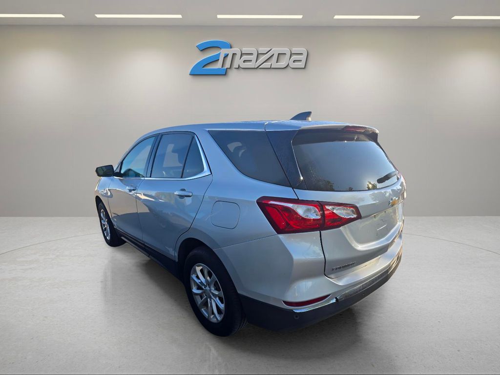 2020 Chevrolet Equinox LT photo 2