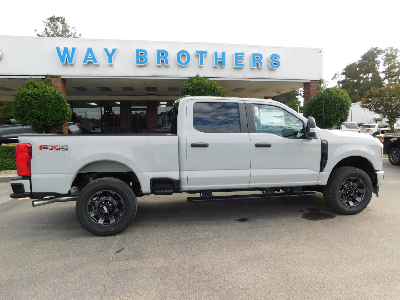 2026 Ford F-350 Super Duty XL's photo