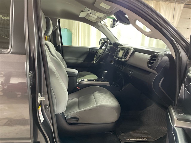 2018 Toyota Tacoma SR5 photo 16