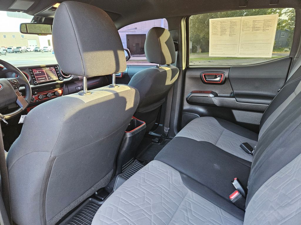 2020 Toyota Tacoma TRD Sport photo 23