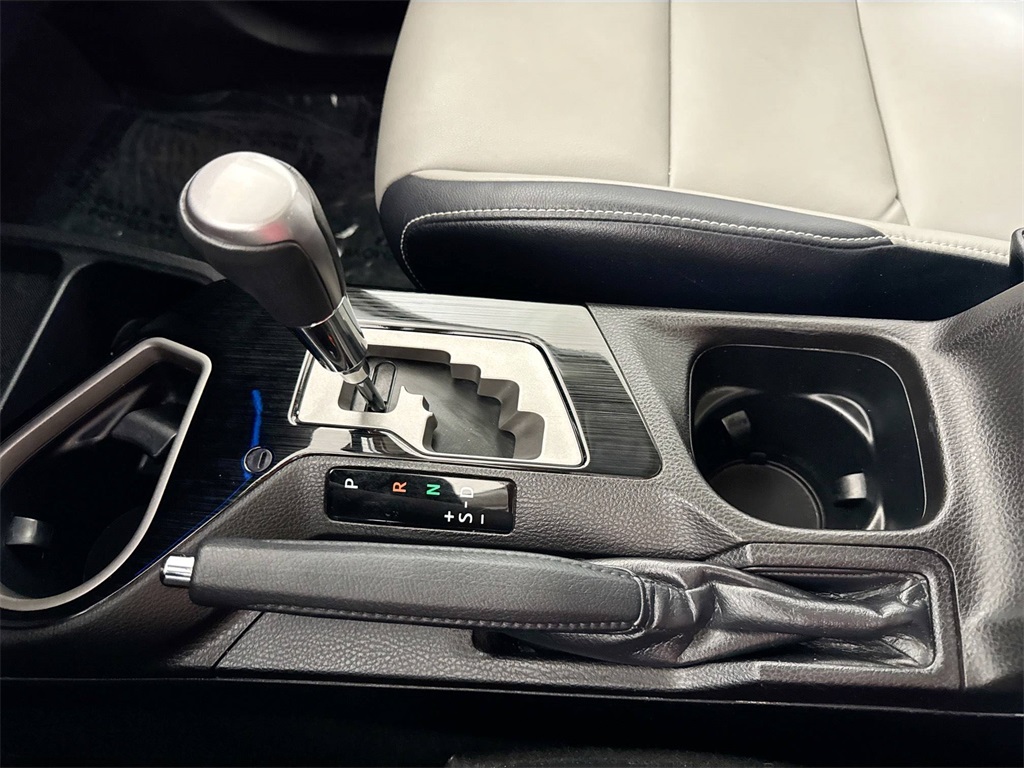 2017 Toyota RAV4 Limited photo 31