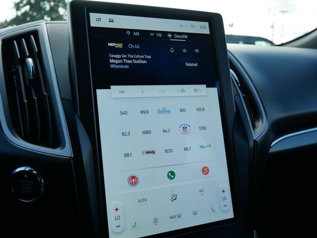 2022 Ford Edge ST photo 7