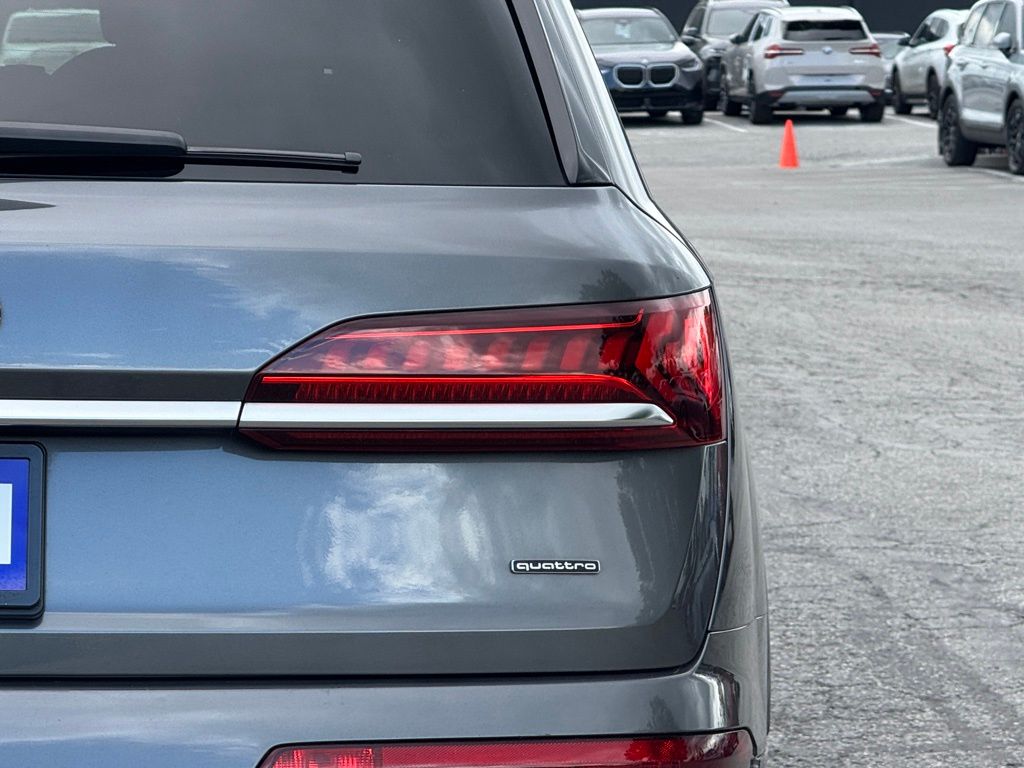 2021 Audi Q7 55 Premium Plus photo 4