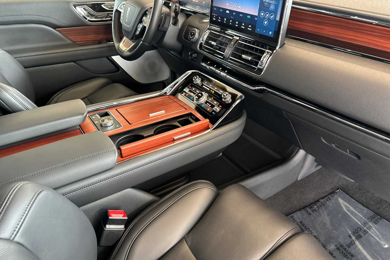2024 Lincoln Navigator L Reserve photo 16