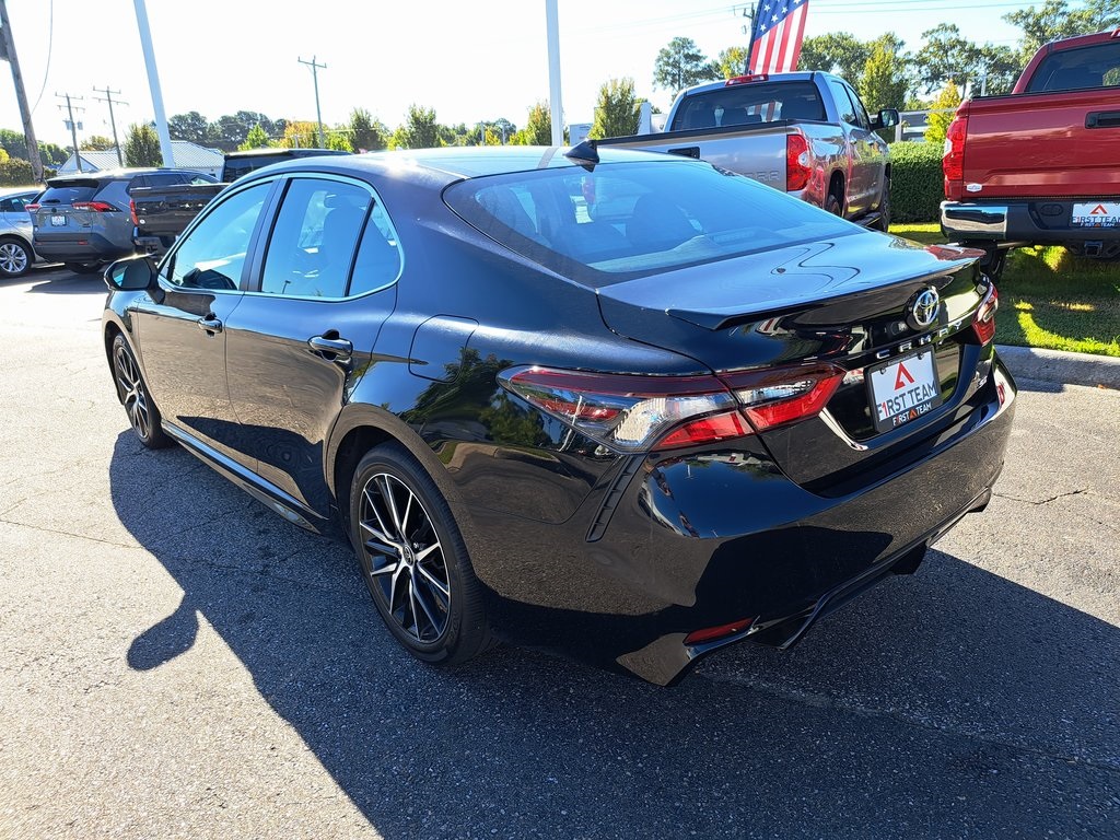 2022 Toyota Camry SE photo 9