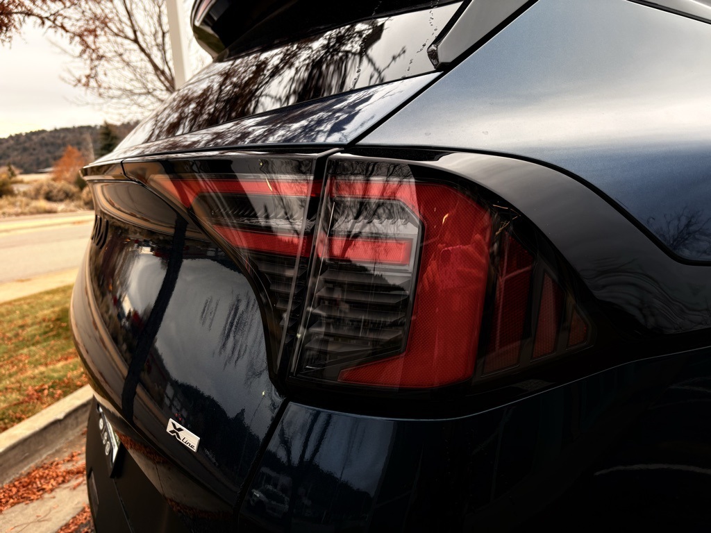 2026 Kia Sportage Plug-In Hybrid X-Line photo 3