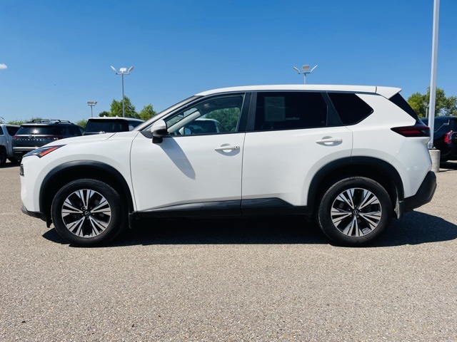 2022 Nissan Rogue SV photo 4
