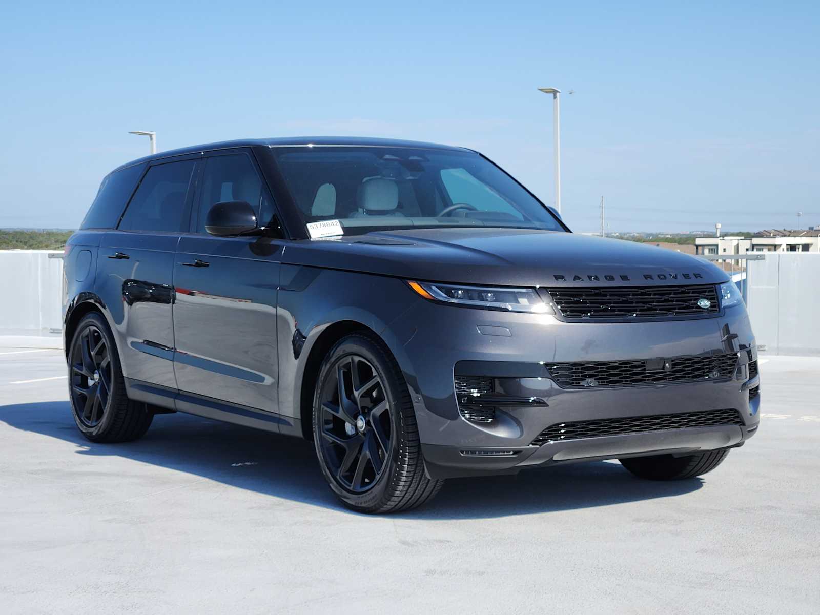 2025 Land Rover Range Rover Sport SE photo 3