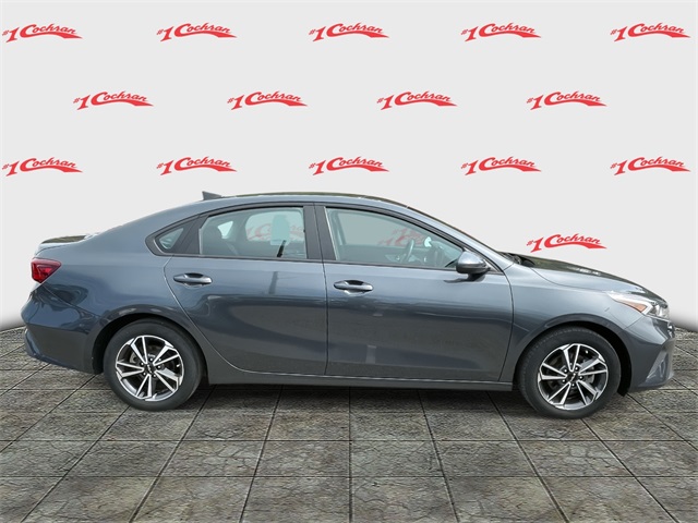 2023 Kia Forte LXS photo 2
