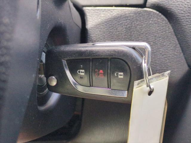 2019 Toyota RAV4 LE photo 25