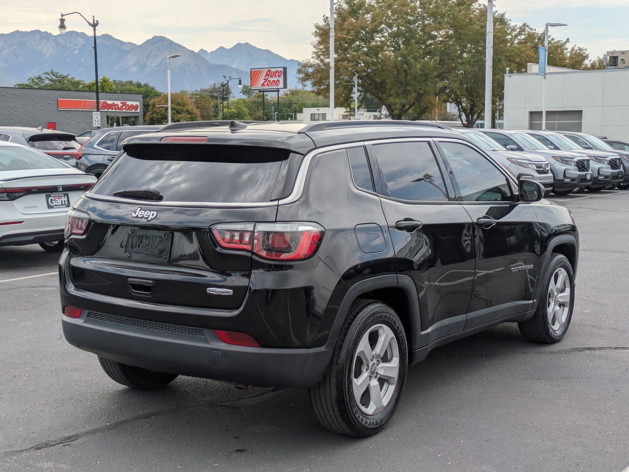 2019 Jeep Compass Latitude photo 2