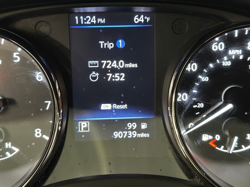 2018 Nissan Rogue SV photo 9
