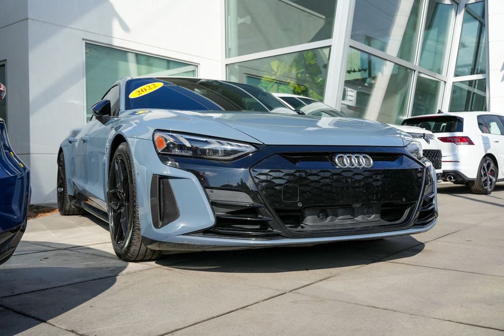 2022 Audi RS e-tron GT Base photo 2