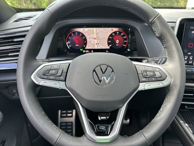2025 Volkswagen Atlas Cross Sport SEL R-Line photo 4
