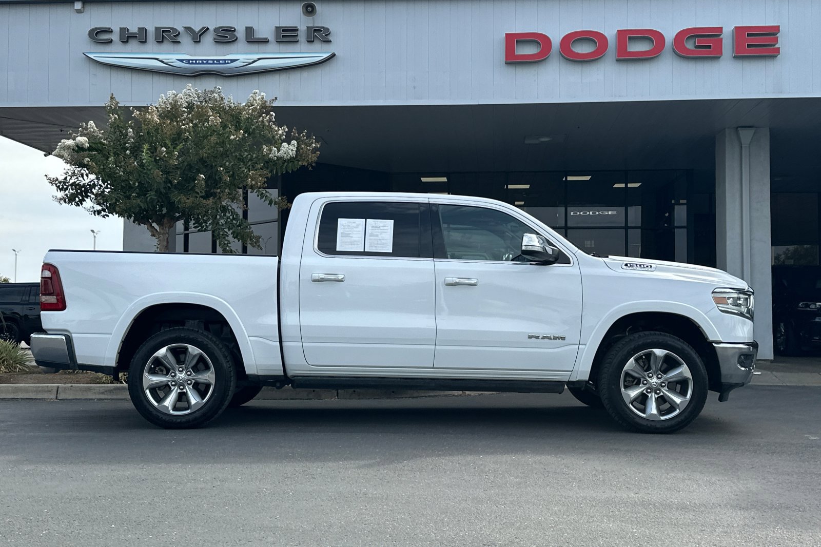 2022 Ram 1500 Limited photo 3
