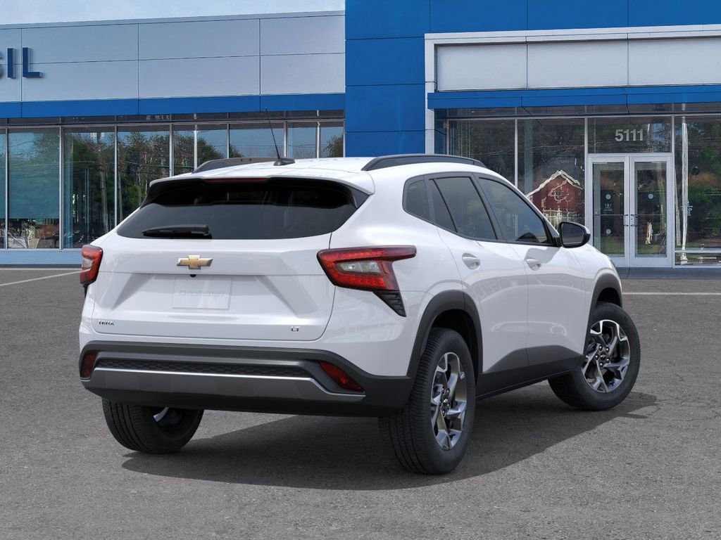 2025 Chevrolet Trax LT photo 3