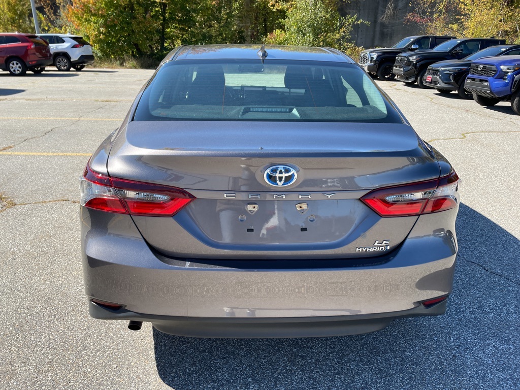 2021 Toyota Camry Hybrid LE photo 2