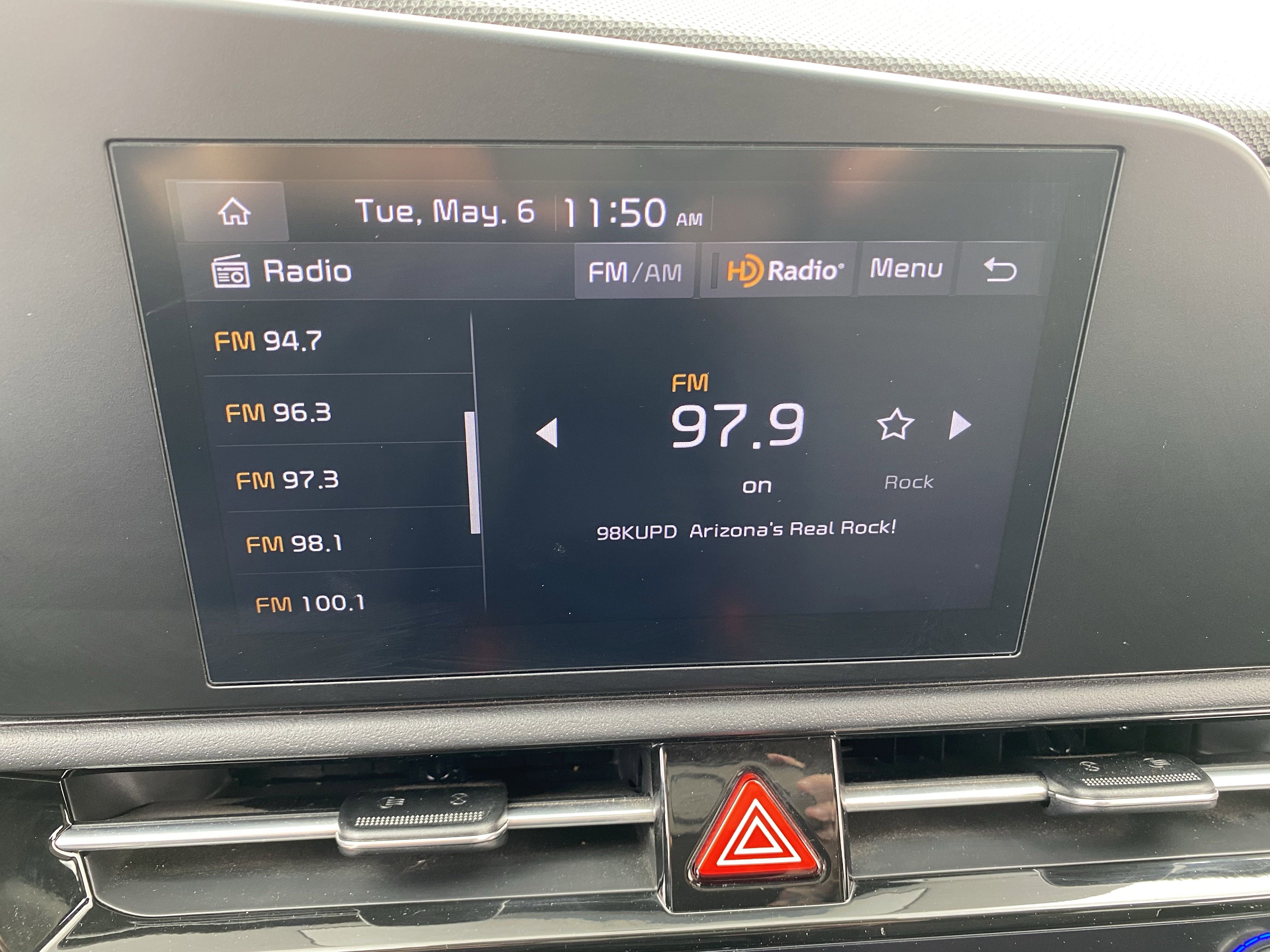 2023 Kia Niro LX photo 4