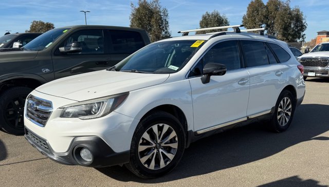 2018 Subaru Outback Touring's photo