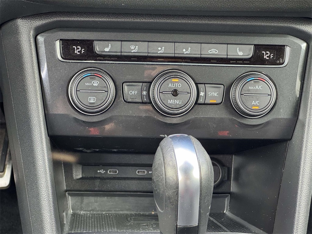2021 Volkswagen Tiguan SE photo 19