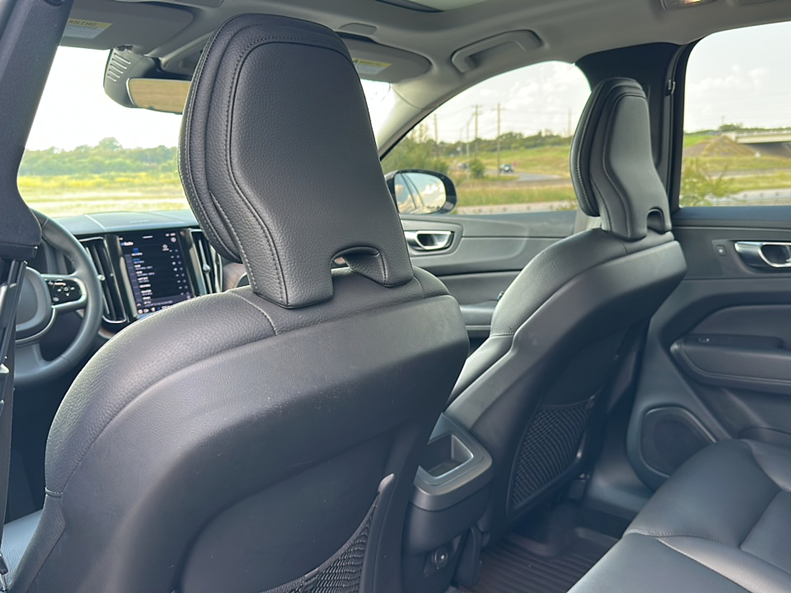 2023 Volvo XC60 B5 Plus photo 6