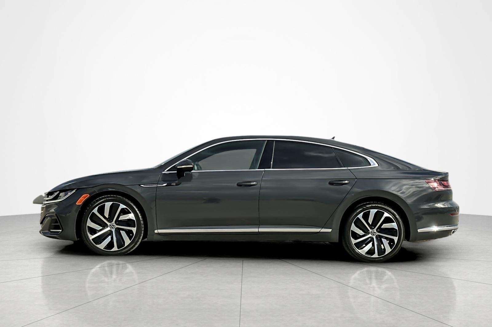 2021 Volkswagen Arteon SEL R-Line photo 2