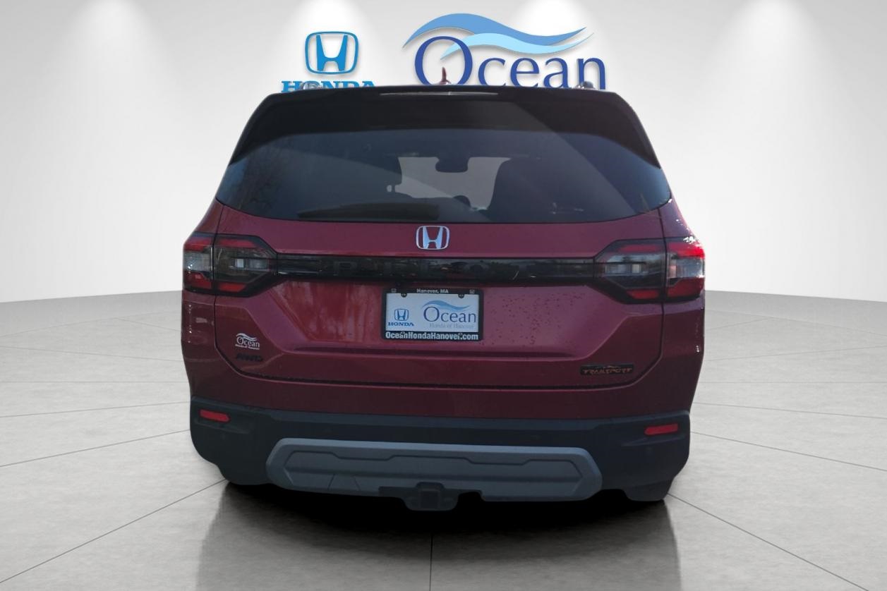 2025 Honda Pilot TrailSport photo 3